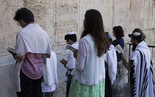 Conservative Jews praying at Robinson’s Arch in Jerusalem, July 30, 2014. (Photo by Robert Swift/Flash90)