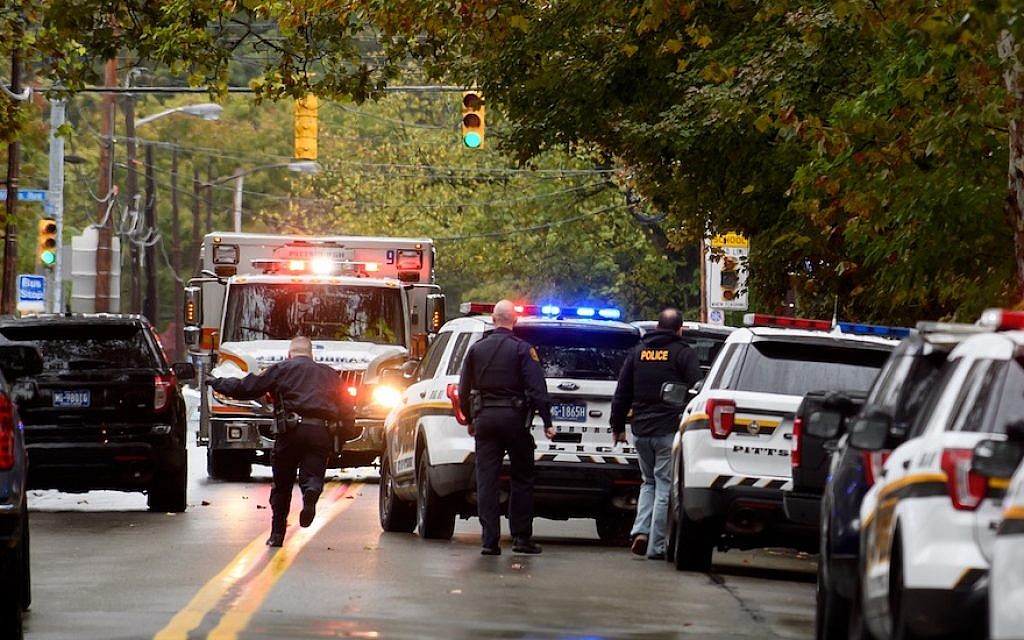 Police respond to the site of a mass shooting at the Tree of Life Synagogue in the Squirrel Hill neighborhood of Pittsburgh, Oct. 27, 2018. (Photo by Jeff Swensen/Getty Images)