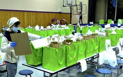 Yeshiva Schools of Pittsburgh is providing hundreds of free kosher meals during the pandemic. (Photo provided by Chezky Rosenfeld)