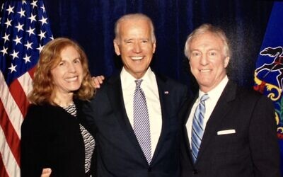 Cliff Levine with his wife Rosanne and Joe Biden at a 2014 reception in Pittsburgh (Photo by Alicia Dallago)