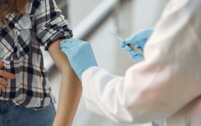 Judaism demands prioritizing the most vulnerable when it comes to vaccines, rabbis say (Photo by Gustavo Fring from Pexels)