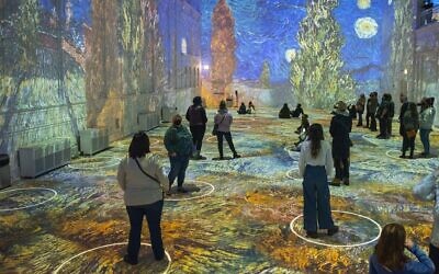 Original Immersive Van Gogh exhibit in Chicago (Photo by Michael Brosilow)
