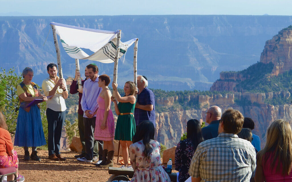 Rabbi Nina Perlmutter officiates a wedding overlooking the Grand Canyon in 2017. (Photo by Tom Brodersen)