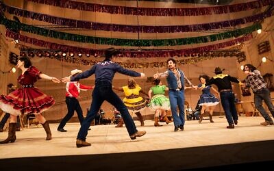 The company of the national tour of "Oklahoma!" (Photo by Matthew Murphy and Evan Zimmerman for MurphyMade 2)