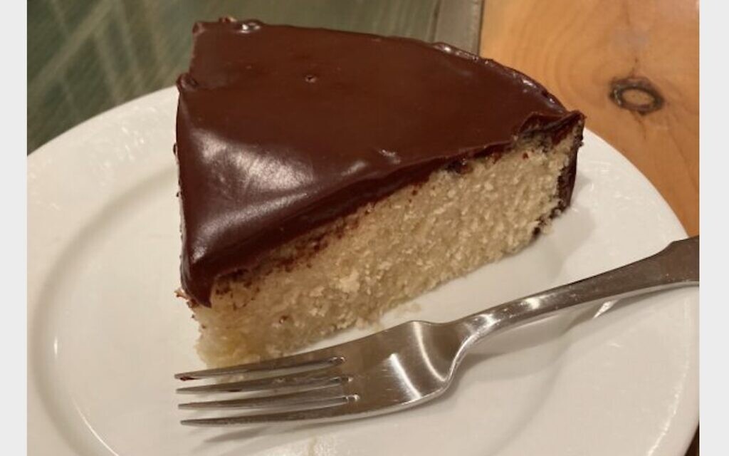 1-2-3-4 cake in half (Photo by Keri White)