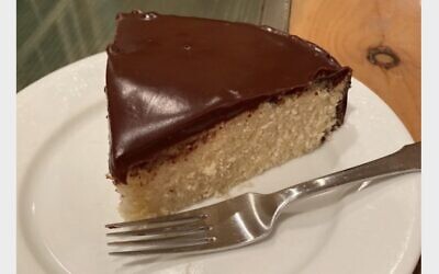 1-2-3-4 cake in half (Photo by Keri White)