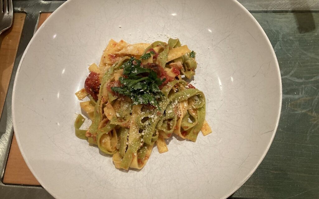 Roasted tomato and garlic mascarpone pasta (Photo by Keri White)