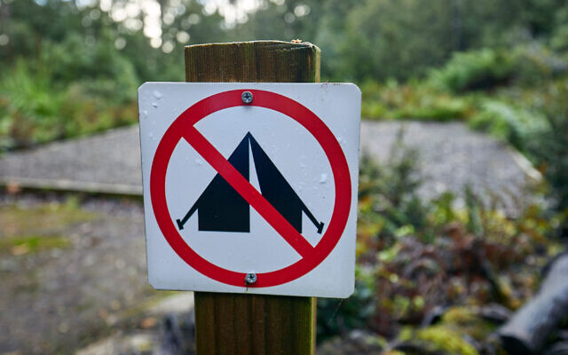 Due to rising COVID cases, many Jewish summer camps have decided to cancel "visiting day". (Getty)