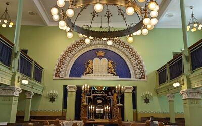 Sanctuary inside the Helsinki Synagogue. Photo by Madison Jackson.