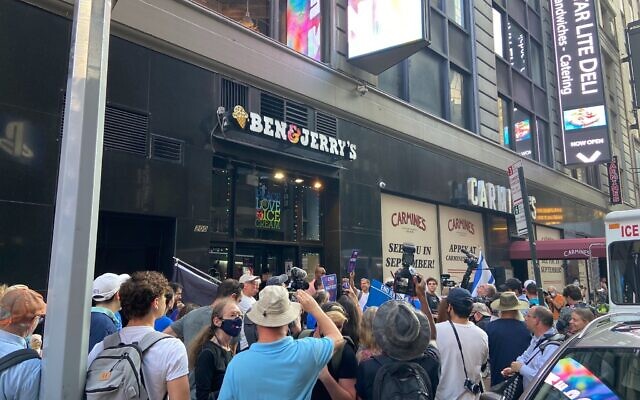 Pro-Israel activists protest outside of a Ben & Jerry’s shop in Manhattan on August 12, 2021. (Jacob Magid/Times of Israel)