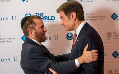 Rabbi Shmuley Boteach, and Dr. Mehmet Oz speak at The 2022 Champions Of Jewish Values Gala at Carnegie Hall in New York City, Jan. 20, 2022. (Alexi Rosenfeld/Getty Images)