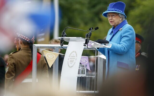 Opening the Borders Railway on the day Queen Elizabeth  II became the longest reigning British monarch, 2015. In her speech, she said she had never aspired to achieve that milestone. (Photo courtesy of the Scottish Government, creativecommons.org/licenses/by/2.0>, via Wikimedia Commons)