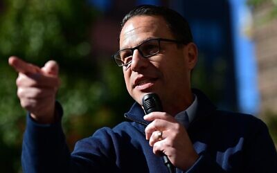 Josh Shapiro speaks to supporters at an event in Philadelphia, Oct. 8, 2022. (Mark Makela/Getty Images)
