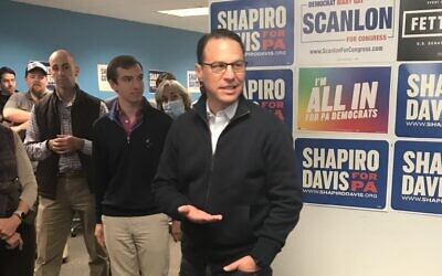 Josh Shapiro talks to supporters at a canvass kickoff in Swarthmore on Oct. 8.
(Photo by Jarrad Saffren)