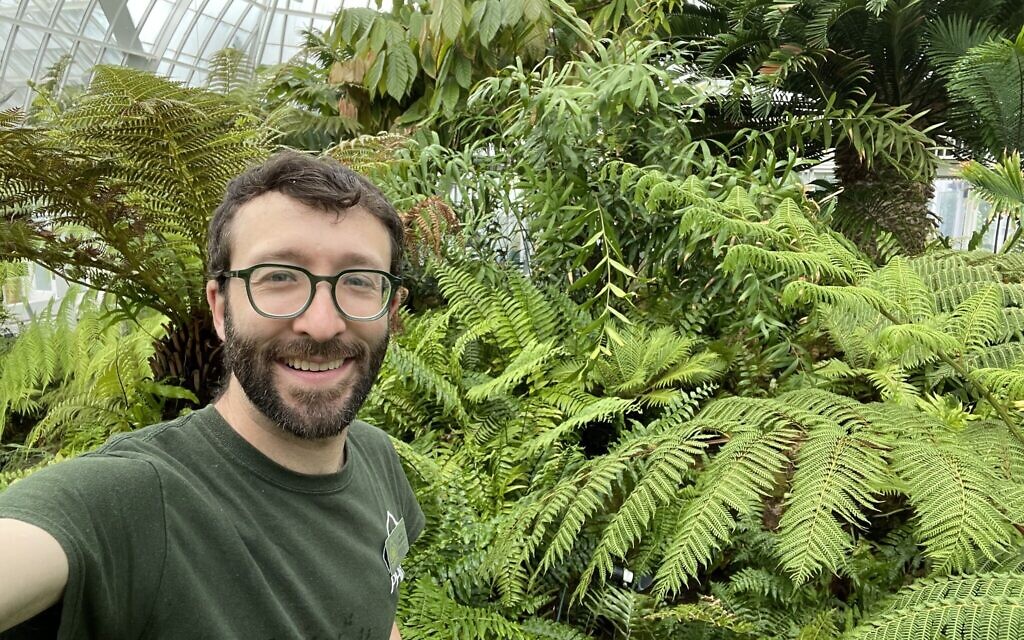Boaz Frankel unearths regional history, teaches Pittsburghers about plants - Vimarsana News