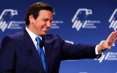 Republican Florida Governor Ron DeSantis waves to supporters at the Republican Jewish Coalition Annual Leadership Meeting in Las Vegas, Nov. 19, 2022. (Wade Vandervort, /AFP via Getty Images)