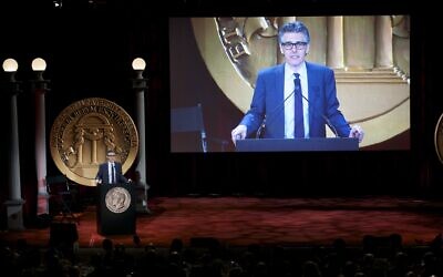 Ira Glass hosts the 73rd Annual Peabody Awards Ceremony. Photo by Peabody Awards via Flickr at https://tinyurl.com/284zzkne