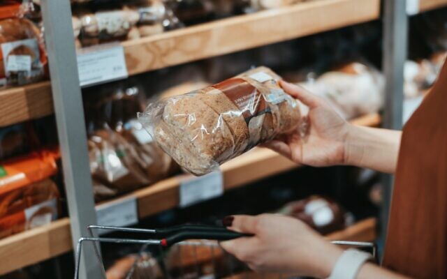 The Conservative Movement's 2023 Passover guide recommends browsing for certified gluten-free, oat-free products ahead of Passover when making their holiday purchases this year. (Getty)