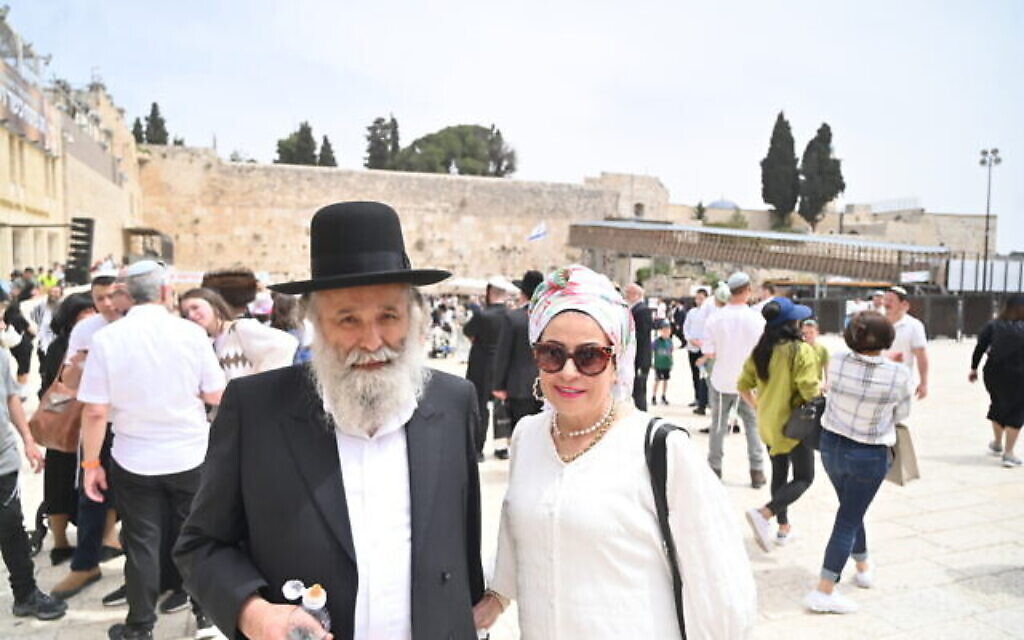 Wary amid terror fears, thousands of Jews receive priestly blessing at Western Wall - Vimarsana News