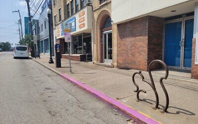 Purple curbs may affect business at Murray Avenue Kosher. Photo by David Rullo