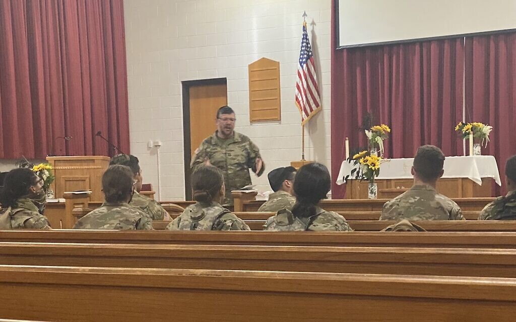 Local Army chaplain serves up spirituality in Ft. Knox - Vimarsana News