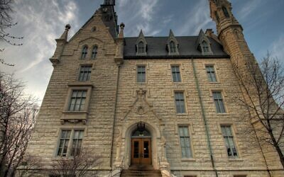 University Hall at Northwestern University (Wikimedia Commons)