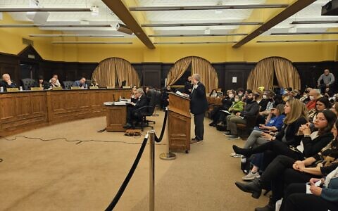 Jewish Federation of Greater Pittsburgh President and CEO Jeff Finkelstein addresses Allegheny County Council on Feb. 20  in opposition to a proposed cease-fire resolution. (Photo by David Rullo)