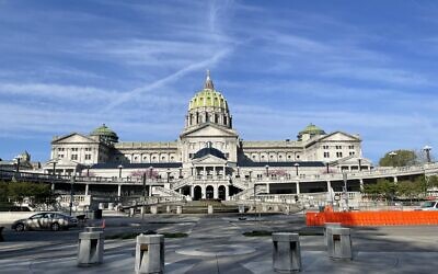 Pennsylvania State Capitol (Photo by Dough4872, CC BY-SA 4.0, via Wikimedia Commons)