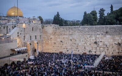 Jews attend a prayer for the return of the Israeli hostages held by Hamas terrorists in the Gaza Strip, at the Western Wall, Judaism's holiest prayer site in the Old City of Jerusalem, March 21, 2024. (Chaim Goldberg/Flash90)