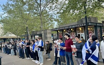 Students and community members held a counter-protest this week in response to the anti-Israel encampment at Schenley Plaza (Photo courtesy of Julie Paris)