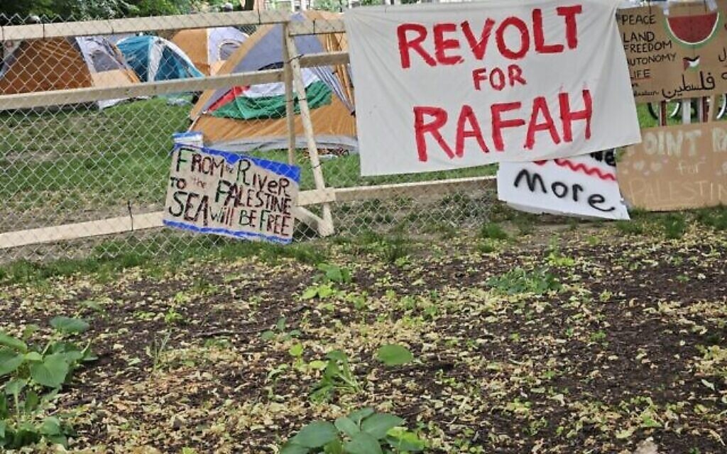 Antisemitic statements were both chanted and hung outside of an anti-Israel encampment at the University of Pittsburgh’s Cathedral of Learning. (Photo by David Rullo) Antisemitic statements were both chanted and hung outside of an anti-Israel encampment at the University of Pittsburgh’s Cathedral of Learning. (Photo by David Rullo)