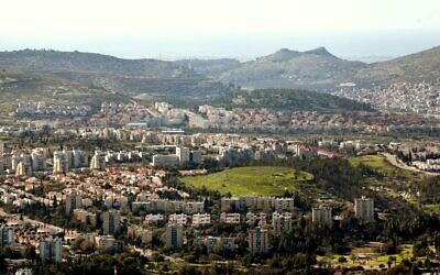 Karmiel, Israel. (Photo By אני צילמתי את התמונה כמעקב אחרי התפתחות העיר - אני צילמתי ממכמנים לכיוון מערב , תמונת נוף כרמיאל, CC BY-SA 3.0, via Wikipedia)