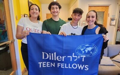 Pittsburgh and Israeli teens gather at The Second Floor during a Diller Teen Fellowship meetup. (Photo by Adam Reinherz)