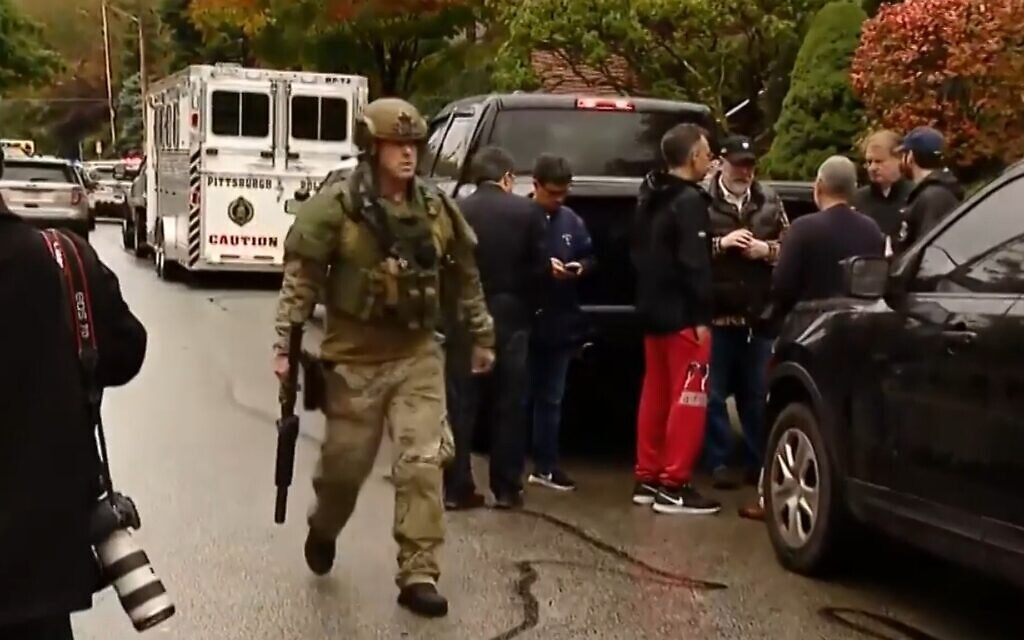 Pittsburgh SWAT team member Bob Stroschein leaving the scene of the synagogue shooting (Photo courtesy of Jon Becker, via Steve Mescan)