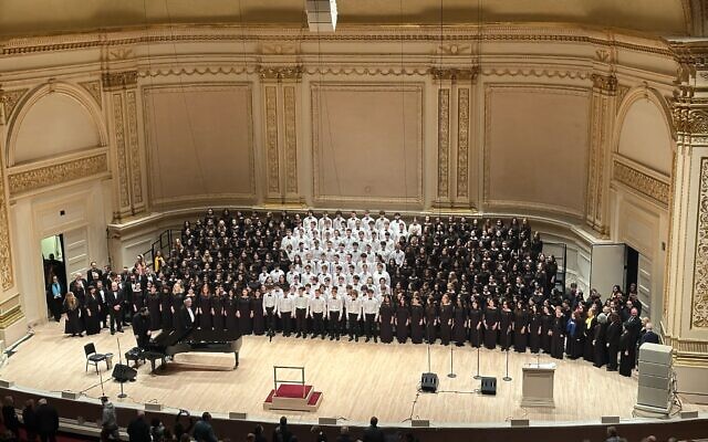HaZamir teens performing at Carnegie Hall in 2025 (Photo courtesy of Zamir Choral Foundation)