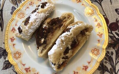 Date and pistachio cookies (Photo by Jessica Grann)