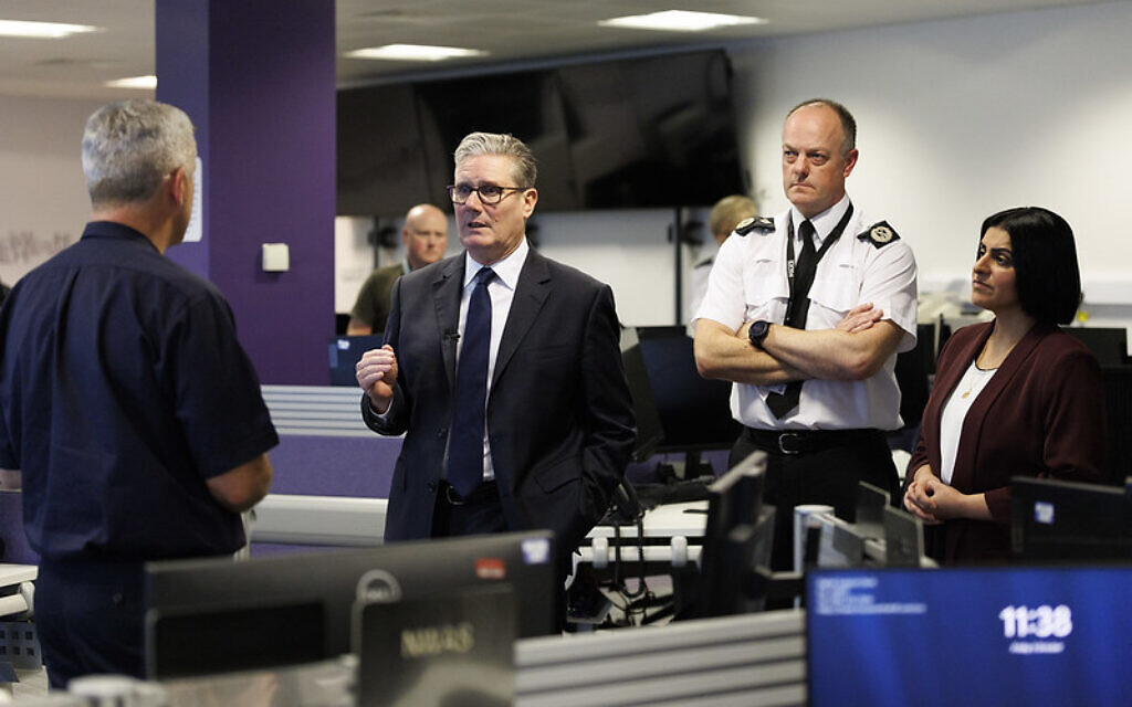 UK Prime Minister Keir Starmer and Home Secretary Shabana Mahmood visit Greater Manchester Police Headquarters to meet first responders following a terror attack at Heaton Park Hebrew Congregation synagogue in Crumpsall, Manchester. (Photo by Lauren Hurley / No 10 Downing Street, courtesy of flickr.com) UK Prime Minister Keir Starmer and Home Secretary Shabana Mahmood visit Greater Manchester Police Headquarters to meet first responders following a terror attack at Heaton Park Hebrew Congregation synagogue in Crumpsall, Manchester. (Photo by Lauren Hurley / No 10 Downing Street, courtesy of flickr.com)