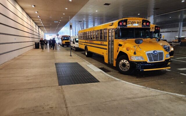 School buses bring hundreds of students to Pittsburgh Robotics & AI Discovery Day on Nov. 5. (Photo by Adam Reinherz)