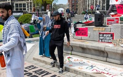 Students and others at City College of New York participate in a pro-Palestinian encampment on their West Harlem campus on April 26, 2024. (Spencer Platt/Getty Images)