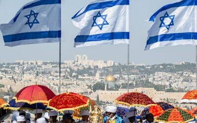 Israelis mark the Sigd holiday at the Sherover Promenade in Jerusalem against the background of the Temple Mount and the Dome of the Rock, Nov. 20, 2025. (Photo by Matt Kaminsky/JNS)