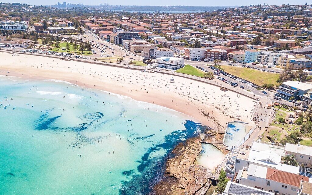 Bondi Beach, from above (Photo by Nick Ang, CC BY-SA 4.0 , via Wikimedia Commons) Bondi Beach, from above (Photo by Nick Ang, CC BY-SA 4.0 , via Wikimedia Commons)