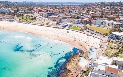 Bondi Beach, from above (Photo by Nick Ang, CC BY-SA 4.0 , via Wikimedia Commons)