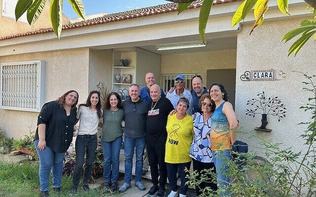 Jewish Federation of Greater Pittsburgh solidarity mission participants with former hostages Clara Morman, Louis Har and several other members of Kibbutz Nir Yitzhak. (Photo provided by the Jewish Federation of Greater Pittsburgh) Jewish Federation of Greater Pittsburgh solidarity mission participants with former hostages Clara Morman, Louis Har and several other members of Kibbutz Nir Yitzhak. (Photo provided by the Jewish Federation of Greater Pittsburgh)