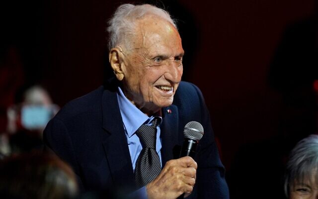 Frank Gehry speaks during the MOCA Gala 2025 at The Geffen Contemporary at MOCA on May 31, 2025 in Los Angeles, California. (Presley Ann/Getty Images for The Museum of Contemporary Art (MOCA)) Frank Gehry speaks during the MOCA Gala 2025 at The Geffen Contemporary at MOCA on May 31, 2025 in Los Angeles, California. (Presley Ann/Getty Images for The Museum of Contemporary Art (MOCA))