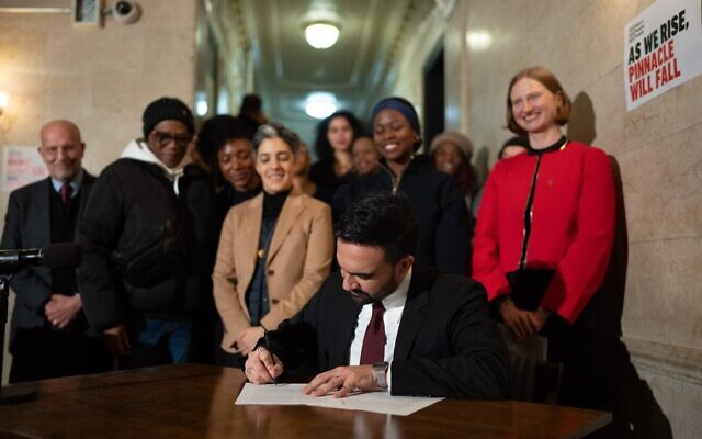 New York City Mayor Zohran Mamdani signs executive orders on Jan. 1, 2026. (Credit: Michael Appleton/Mayoral Photography Office) New York City Mayor Zohran Mamdani signs executive orders on Jan. 1, 2026. (Credit: Michael Appleton/Mayoral Photography Office)