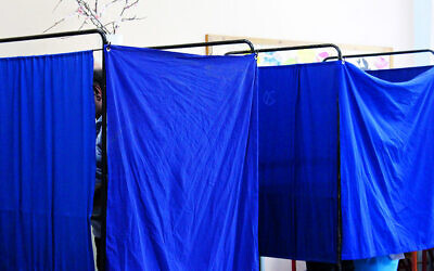 Election booths. (Photo by 
Katrinitsa, courtesy of flickr.com)