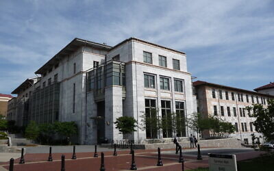 Charles and Peggy Evans Anatomy Building at Emory University School of Medicine (Photo by Daniel Mayer, CC BY-SA 3.0 , via Wikimedia Commons)