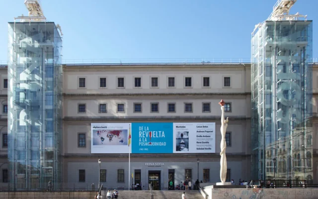 Visitors enter the Queen Sofía National Museum Art Centre in Madrid, Spain on Oct. 13, 2011. (Photo courtesy of the museum) Visitors enter the Queen Sofía National Museum Art Centre in Madrid, Spain on Oct. 13, 2011. (Photo courtesy of the museum)