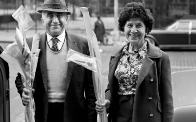 "My Version of the American Jewish Gothic, Happy" by photographer Bill Aron. (Credit: Courtesy of American Jewish Historical Society)