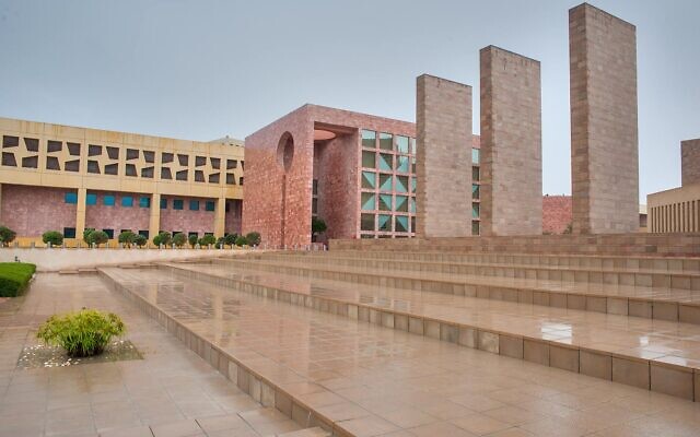 Steps in Carnegie Mellon University campus in Qatar. (Photo courtesy of Wikimedia Commons)
